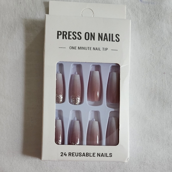 24 Pieces Fake press on nails - Picture 4 of 5